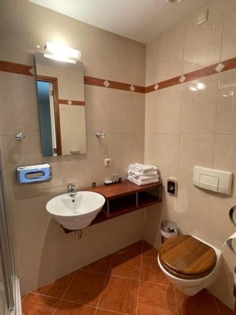 Hotel Kreutzer Heijenrath Kültér fotó